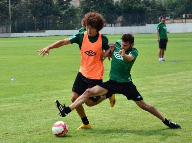 Denizlispor Kerem'le 1 Yıllık Sözleşme Imzaladı