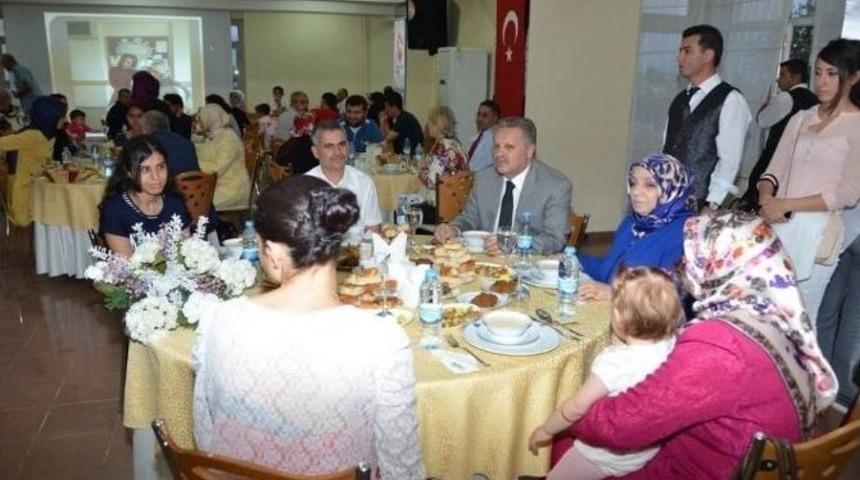 Koruyucu Aileler D&uuml;zenlenen İftar Programında Buluştu