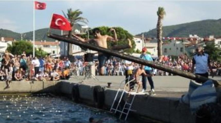 Burhaniye&rsquo;de Denizcilik Bayramı Coşkusu