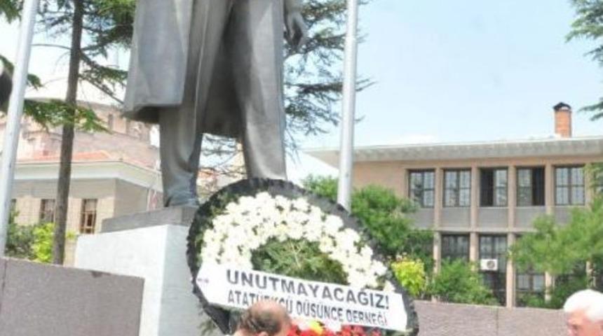 Sivas'ta Ölenler Anısına Saygı Duruşunda Bulundular