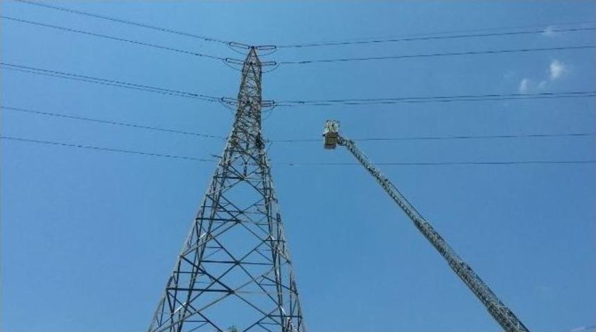 İzmir&rsquo;in Elektriğini Kesen İntihar Girişimi