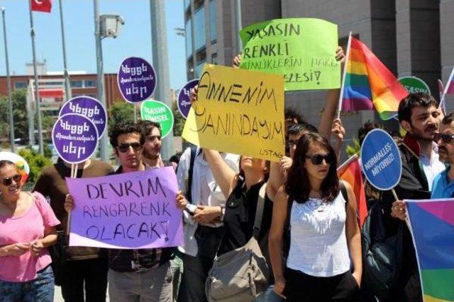 Lgbti'lerden İçişleri Bakanı, Vali Ve Emniyet Görevlileri Hakkında Suç Duyurusu