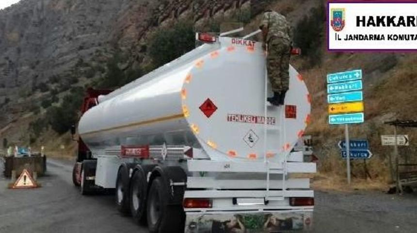 &Ccedil;ukurca'da Tankerden 111 Bin Paket Ka&ccedil;ak Sigara &Ccedil;ıktı