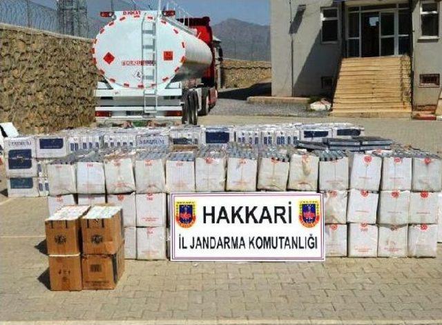 Çukurca'da Tankerden 111 Bin Paket Kaçak Sigara Çıktı