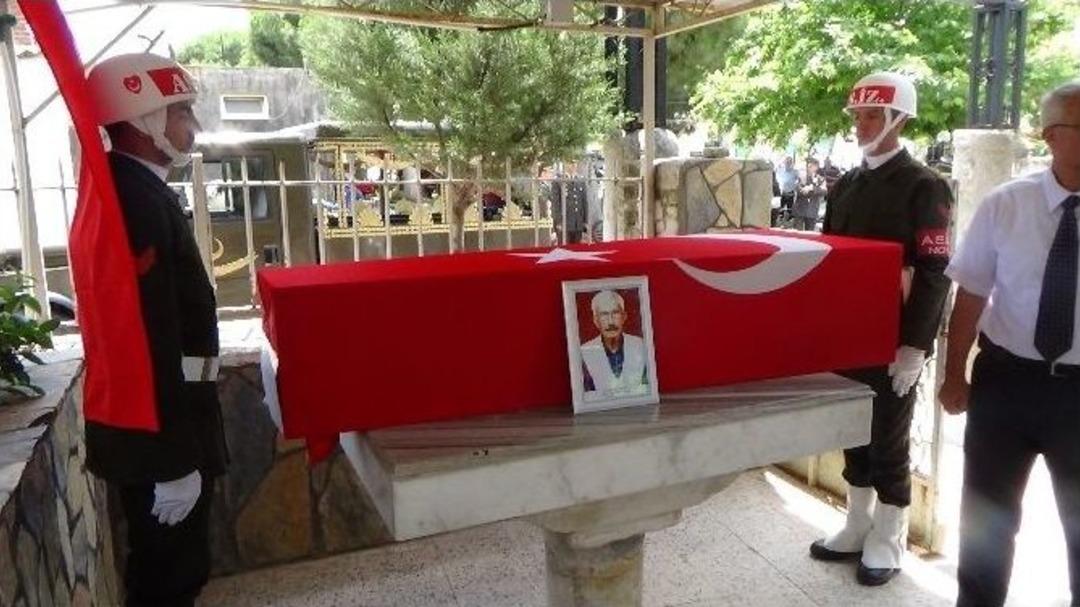 Adile Naşit&rsquo;in Eşi Cemal İnce Askeri T&ouml;renle Toprağa Verildi