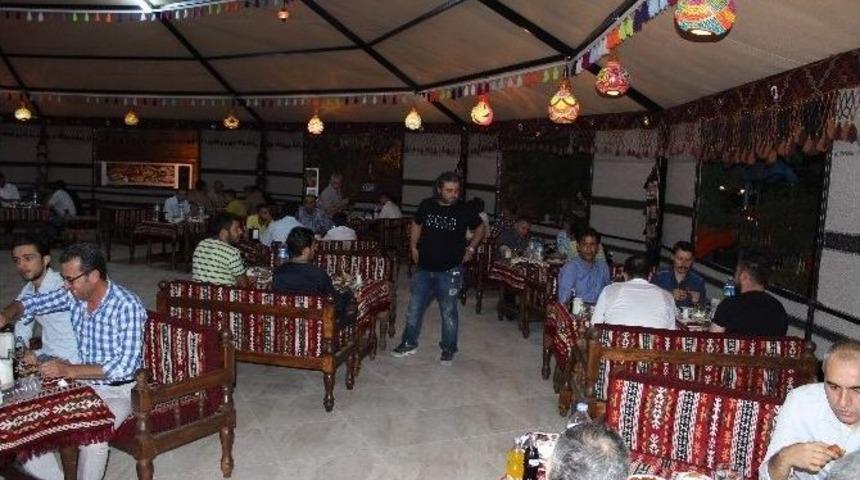 Agad &Uuml;yeleri Ve Protokol İftar Yemeğinde Buluştu