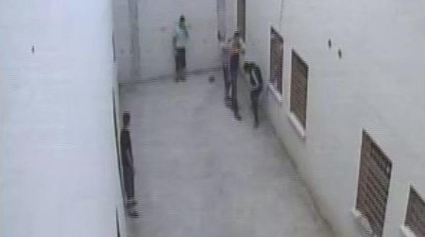 Maltepe Cezaevi&rsquo;nde &Ouml;l&uuml;me G&ouml;t&uuml;ren Dayak Kamerada