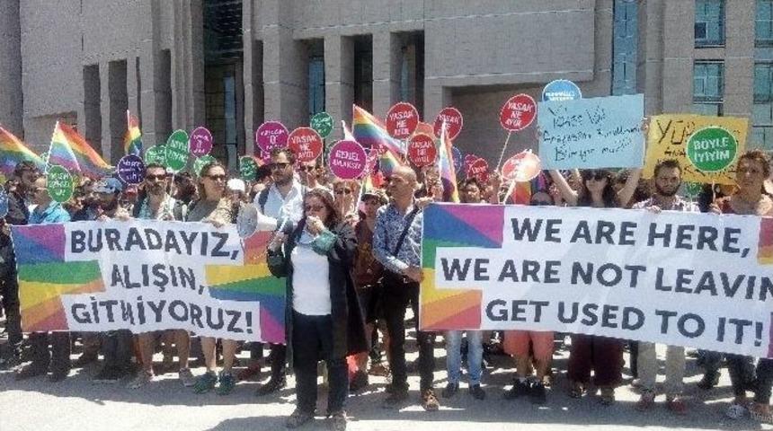 Lgbti&rsquo;den, Y&uuml;r&uuml;y&uuml;şe M&uuml;dahale Eden Polise Su&ccedil; Duyurusu