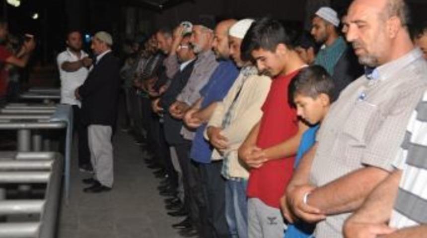 Erzincan Anadolu Gen&ccedil;lik Derneği &Ccedil;in Zulm&uuml;ne Tepki İ&ccedil;in Toplandı