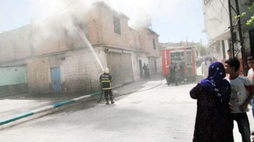 Tartıştığı Eşini Tartakladıktan Sonra Evini Ateşe Verdi