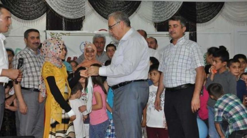 Adıyaman'da Yetim Ve &Ouml;ks&uuml;z &Ccedil;ocuklara Iftar