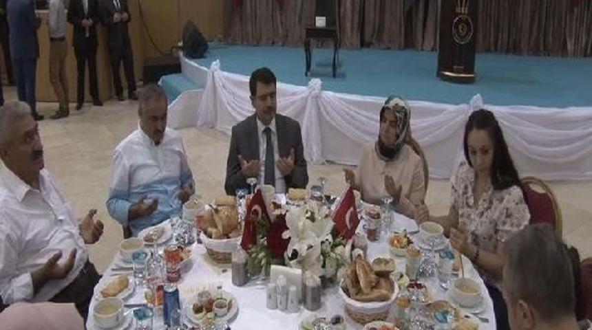 İstanbul Valiliği'nden Şehit Ailelerine Iftar...