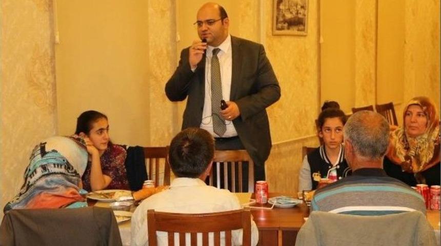 Ramazan Ayının En Anlamlı İftarı Aziziye&rsquo;den