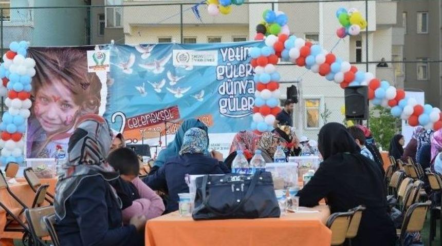 İhh D&uuml;nya Yetimler G&uuml;n&uuml; İftar Programı D&uuml;zenlendi
