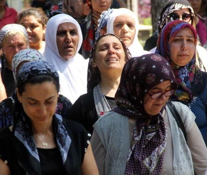 Nişan Dönüşü Ölen Aile Toprağa Verildi G3