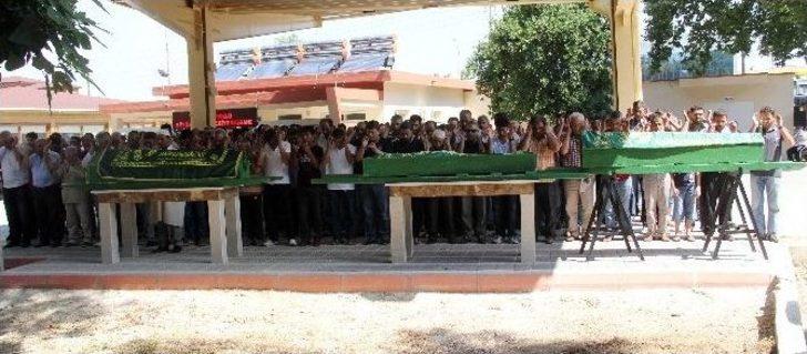 Nişan Dönüşü Ölen Aile Toprağa Verildi G5