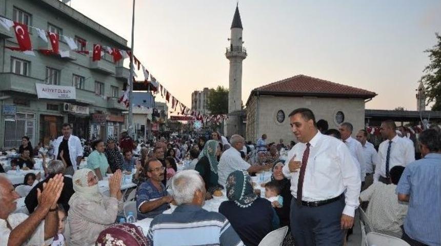 Can: &ldquo;bu İftarlar Tarsus&rsquo;un Kardeşliğine G&uuml;zellik Katıyor&rdquo;