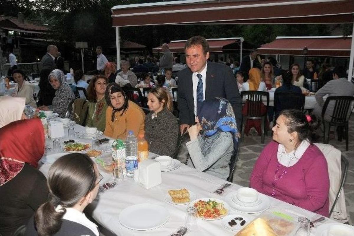 G&uuml;m&uuml;şhane Belediyesi &rsquo;kardeşlik İftarı&rsquo; D&uuml;zenledi