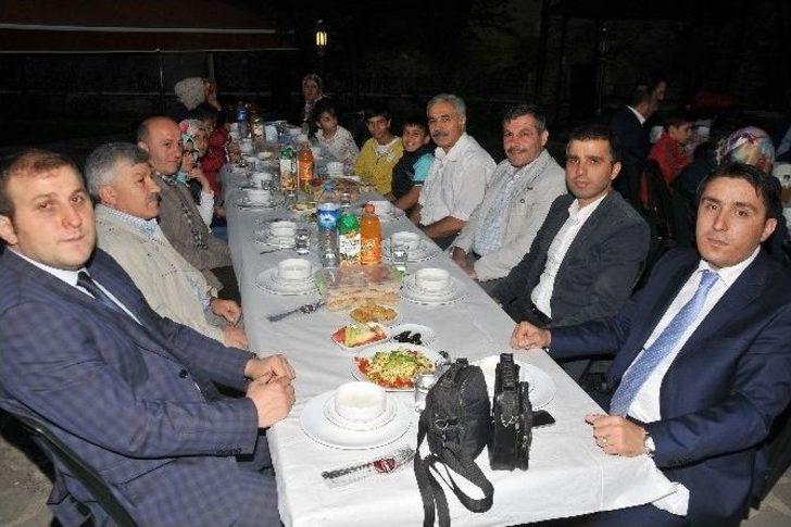 Gümüşhane Belediyesi ’kardeşlik İftarı’ Düzenledi G1