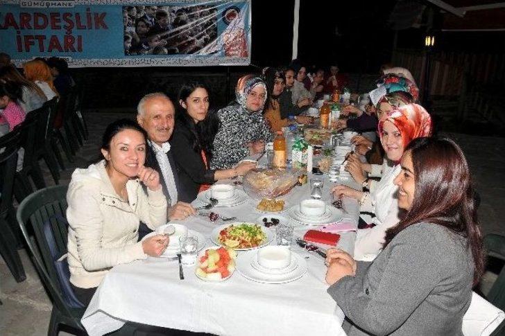 Gümüşhane Belediyesi ’kardeşlik İftarı’ Düzenledi G3