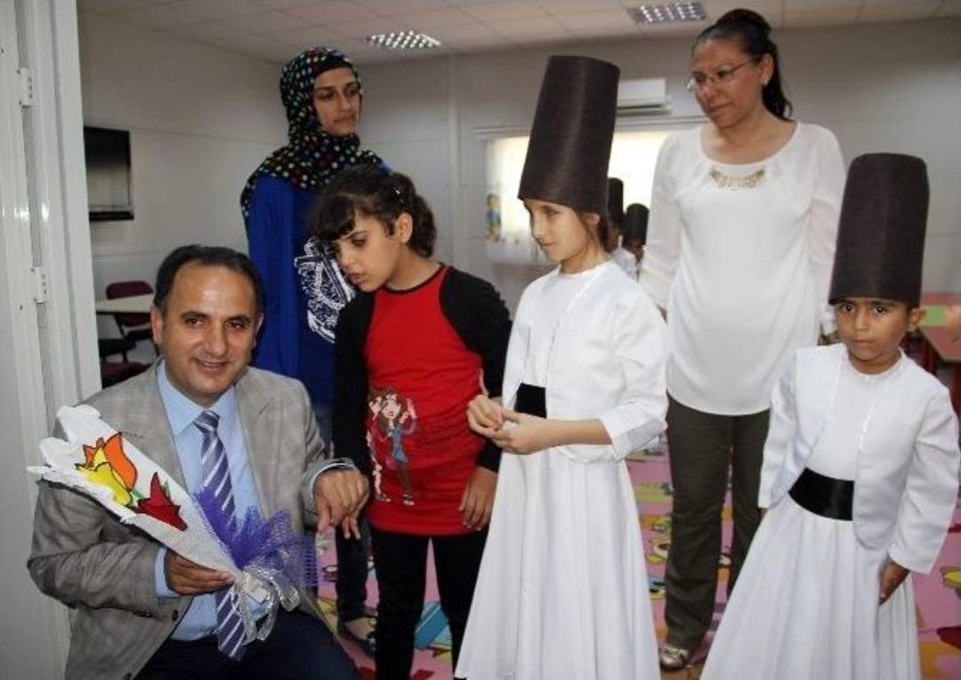 Ytb Başkanı Do&ccedil;. Dr. Kudret B&uuml;lb&uuml;l, M&uuml;lteci Kampını Gezdi