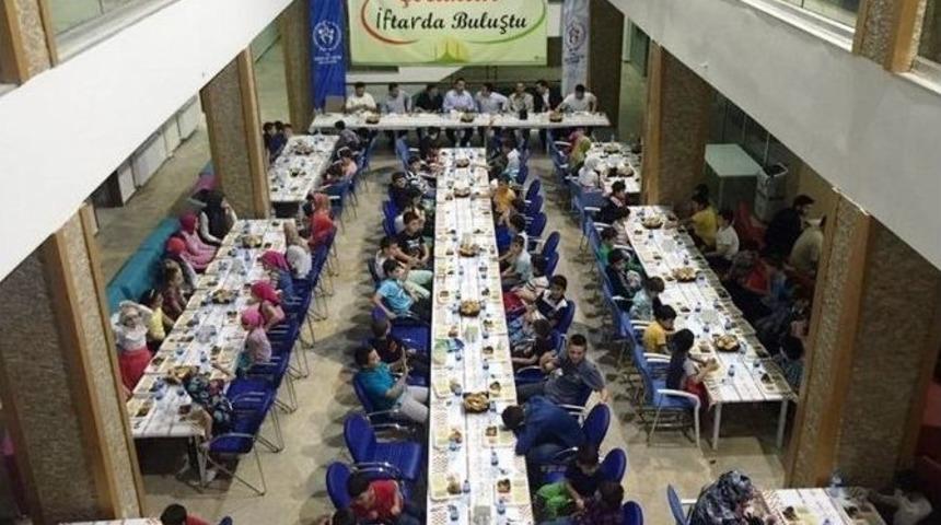 Rize&rsquo;de &Ccedil;ocuklar İftarda Buluştu