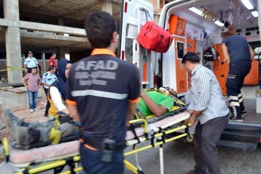 Osmaniye&rsquo;de İnşaat &Ccedil;&ouml;kt&uuml;: 7 Yaralı