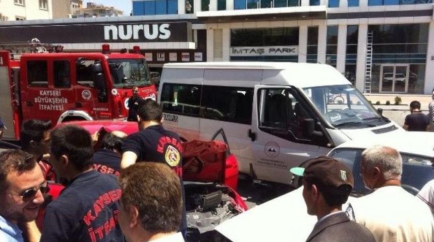 Kayseri&rsquo;de Trafik Kazası: 2 Yaralı