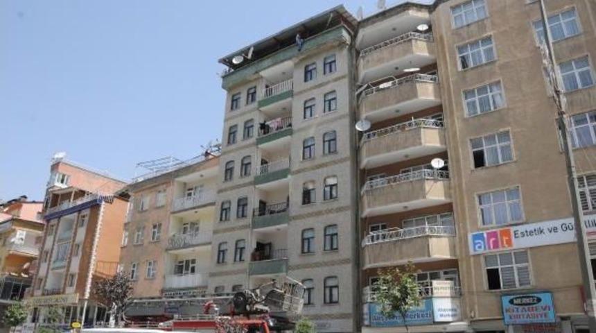 '&ccedil;ocuğum Kanser' Deyip, Intihar Girişiminde Bulundu