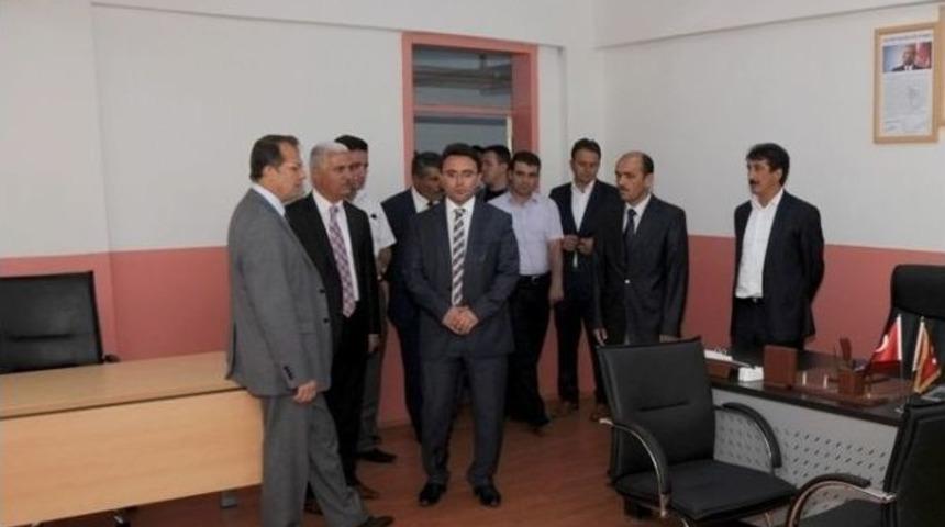 Vali Taşyapan Teog İl Birincisi Yavuz Selim Ortaokulu&rsquo;nu Ziyaret Etti