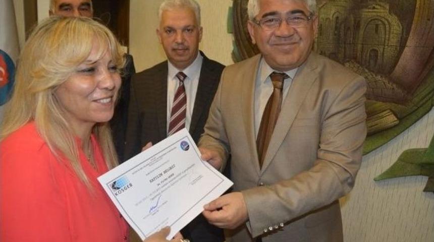 Kadın Girişimcilere Sertifikaları Verildi