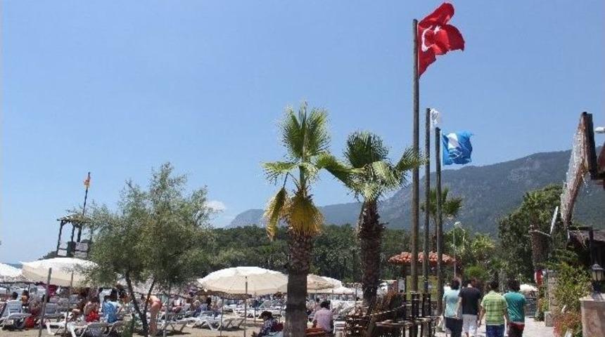 Akyaka&rsquo;nın Gerdanlığı &lsquo;mavi Bayrak&rsquo; Asıldı