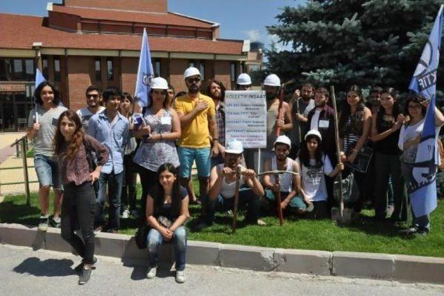 Öğrenciler Kampüse Cami Yapılmasına Karşı Çıktı