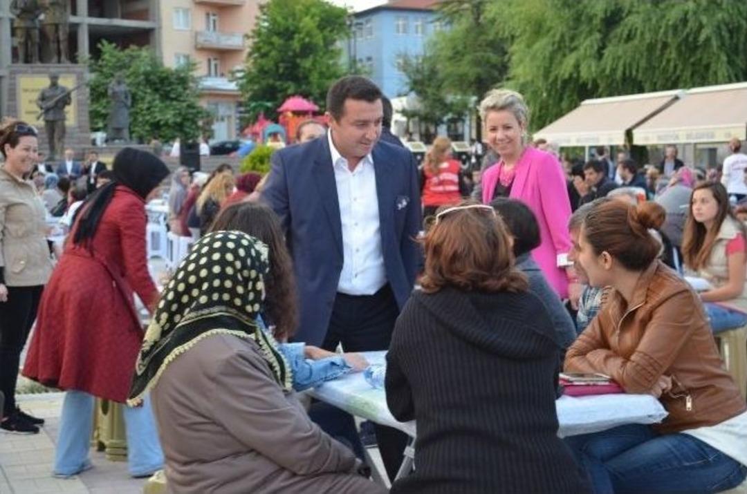 Boz&uuml;y&uuml;k Belediyesi Mahalle İftarları Kasımpaşa Mahallesinde Sona Erdi