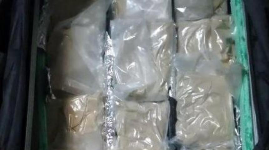 Kadın Turist 6 Kilo Eroinle Yakalandı