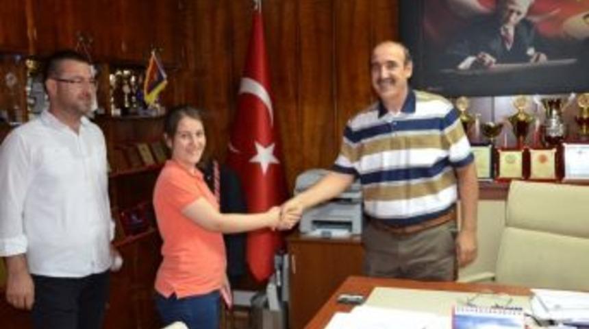 İlayda Yıldız Resimde Malatya Birincisi Oldu