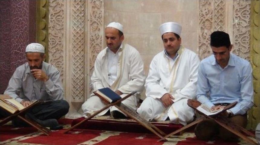 Batman&rsquo;da Demirel İ&ccedil;in T&uuml;rk&ccedil;e, K&uuml;rt&ccedil;e Ve Arap&ccedil;a Mevlit Okutuldu