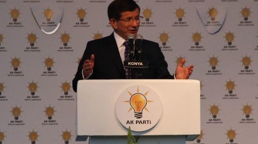 Başbakan Davutoğlu Konya&rsquo;da 30 Bin Kişiyle İftar Yaptı
