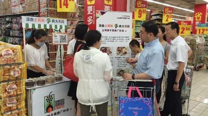 &Ccedil;in&rsquo;liler T&uuml;rk Kuru Meyvelerine Hayran Kaldı