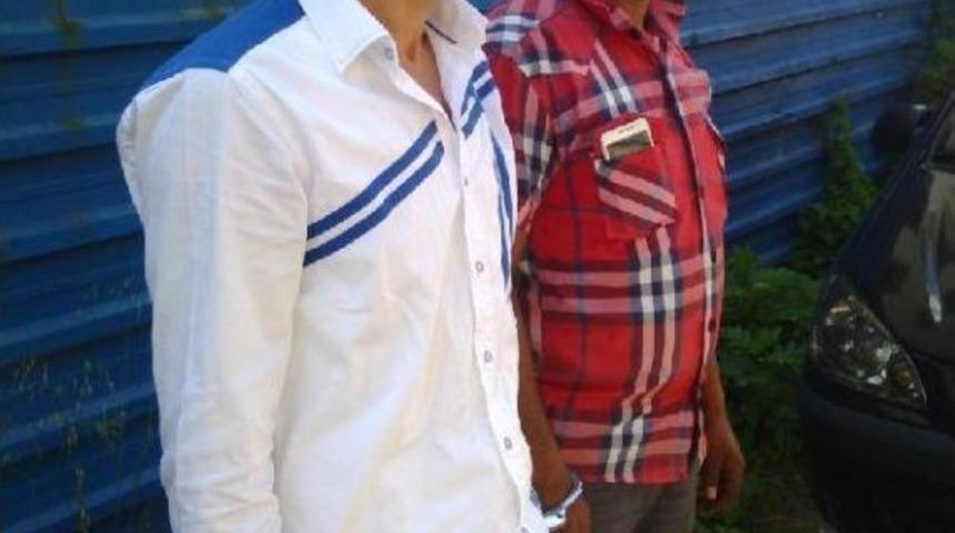 'yardım Edeceğiz' Diyerek Yaşlı Kadının Parasını &Ccedil;alan 2 Kişi Yakalandı