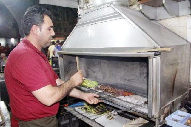 Şanlıurfa&rsquo;Da G&uuml;nde 3 Ton Ciğer T&uuml;ketiliyor 1