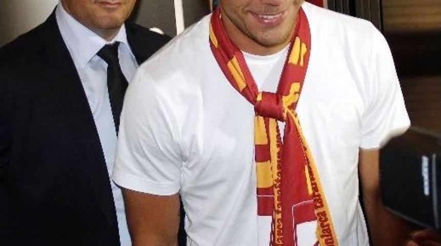 Podolskı Sağlık Kontrol&uuml; İ&ccedil;in Hastaneye Geldi