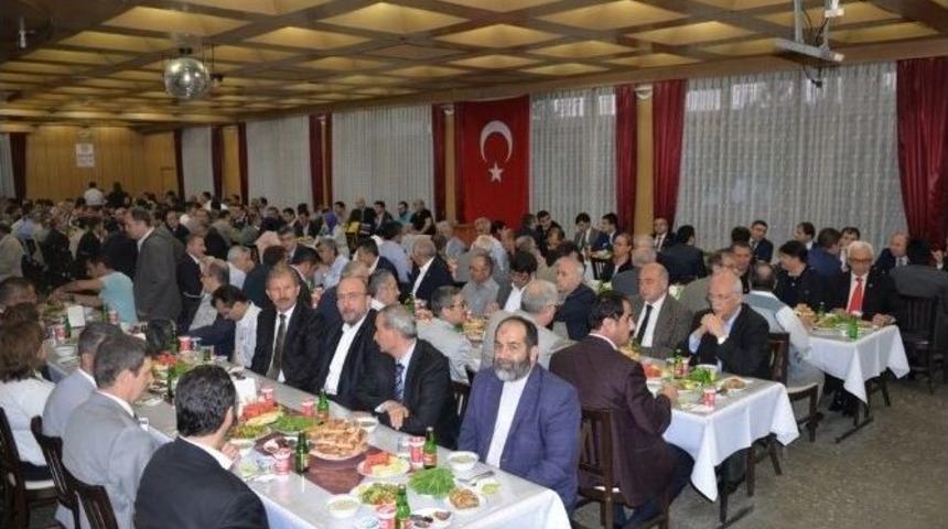 K&uuml;tahya Protokol&uuml;, Vali Yılmaz&rsquo;ın İftarında Buluştu