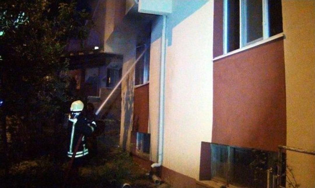 Sabah Namaza Gitti, Evde Yangın &Ccedil;ıktı