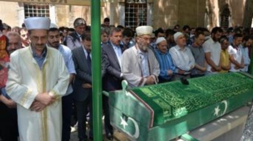 İş Adamı Orhan D&uuml;zg&ouml;ren Toprağa Verildi