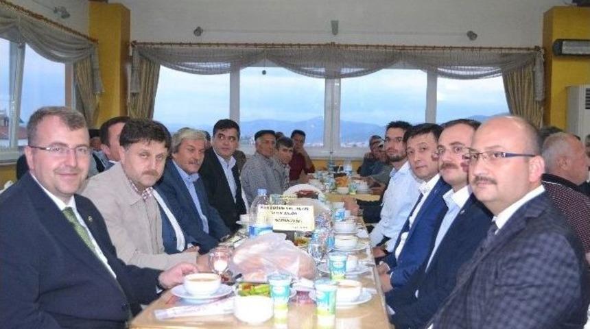 Ak Parti Bilecik İl Teşkilatı İftar Yemeğinde Buluştu