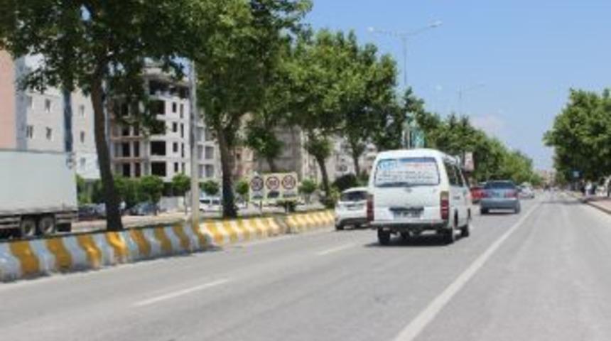 Troia Caddesine Park Yasağı