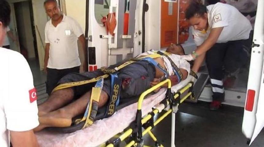 Otoyol Gişelerine &Ccedil;arpan S&uuml;r&uuml;c&uuml; &Ouml;ld&uuml;, Eşi Ve &Ccedil;ocukları Yaralandı