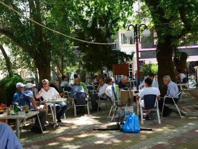 Yunanistan Kemer Sıkma Konusunda Sandık Başına Gidiyor