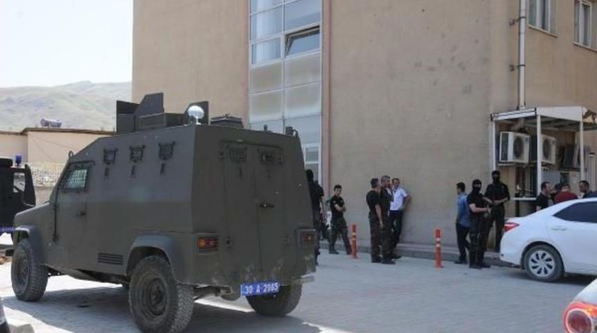 &Ouml;zel Harekat&ccedil;ı, Silahını Temizlerken Kendini Vurdu